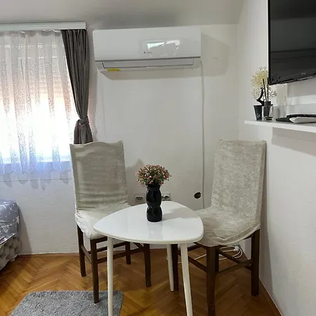 Gray * Κρούσεβατς